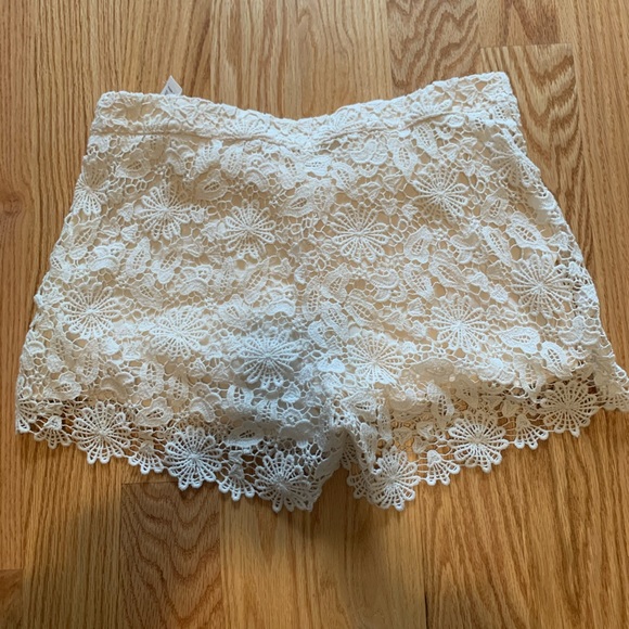 Zara lace shorts - Picture 6 of 6